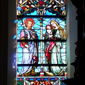 Au, Pfarrkirche Hl. Leonhard, Heilige Familie, Tiroler Glasmalerei, 1886