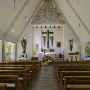 Bings Kirche Fresko Chorbogen und Kreuzweg Fenster Huber Fritz 1954