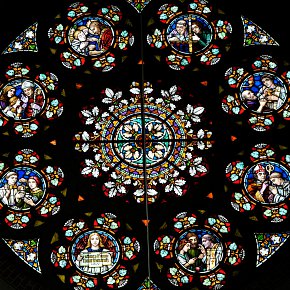 Bregenz, Herz-Jesu-Kirche, Querschiff Rosette: Die Sieben Sakramente, 1907, Tiroler Glasmalerei Anstalt