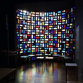 Dornbirn, Carl Lampert Kapelle, 1958 Fritz Pfister farbige Glasbausteine