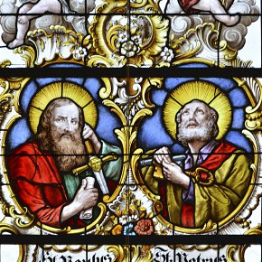 Hörbranz, Pfarrkirche Hl. Martin, Aposstel Paulus und Petrus, K.Bayerische Hofglasmalerei F.X. Zettler, München 1895