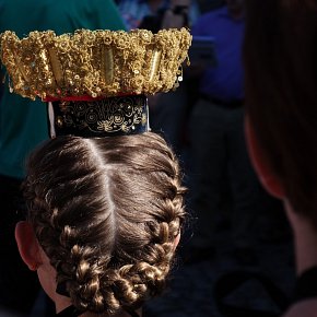 Bregenzerwälder Tracht, Schappele - Flitterkrone, von Mädchen bis zur Hochzeit getragen, Schwarzenberg 2014