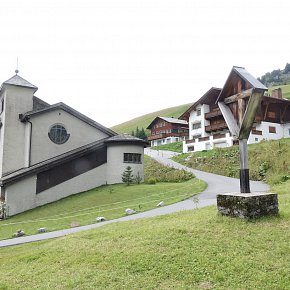 Zürs, Christ-König-Kirche, ​1935/36 nach Plan von Hans Feßler